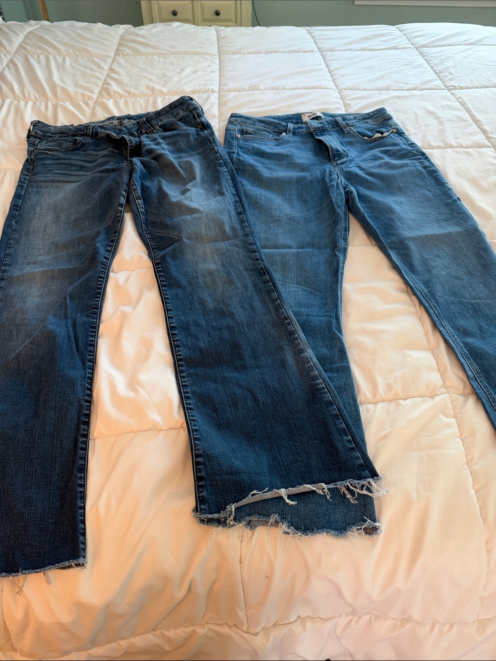PAIGE /KUT Women's Bootcut Jeans in Dark Blue Wash- frayed hem- sz 32